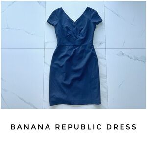 Banana Republic dress size 6 blue navy wool suit